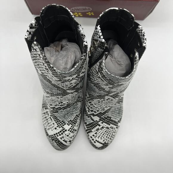 Forever Faux Leather Chunky Heeled Boots Womens Size 7.5 Snake Gray Color Bootie - Picture 3 of 11